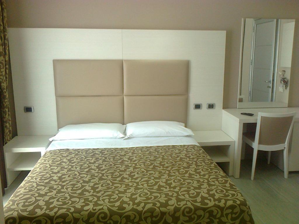 Hotel L'Approdo Anzio Cameră foto